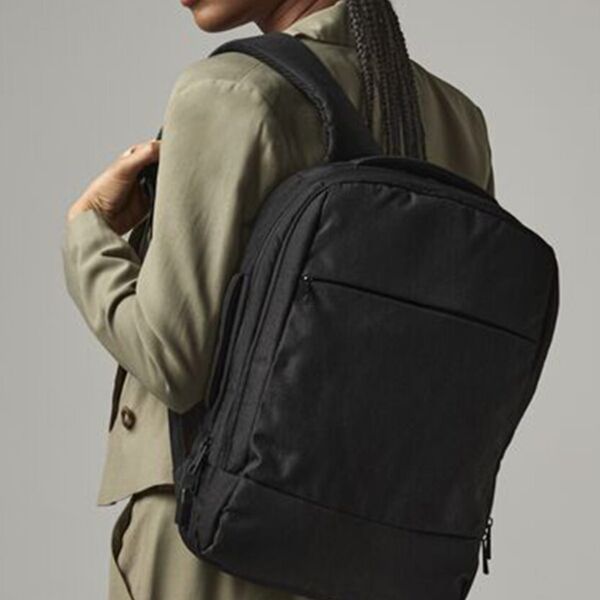 Q-Tech charge convertible backpack Thumbnail